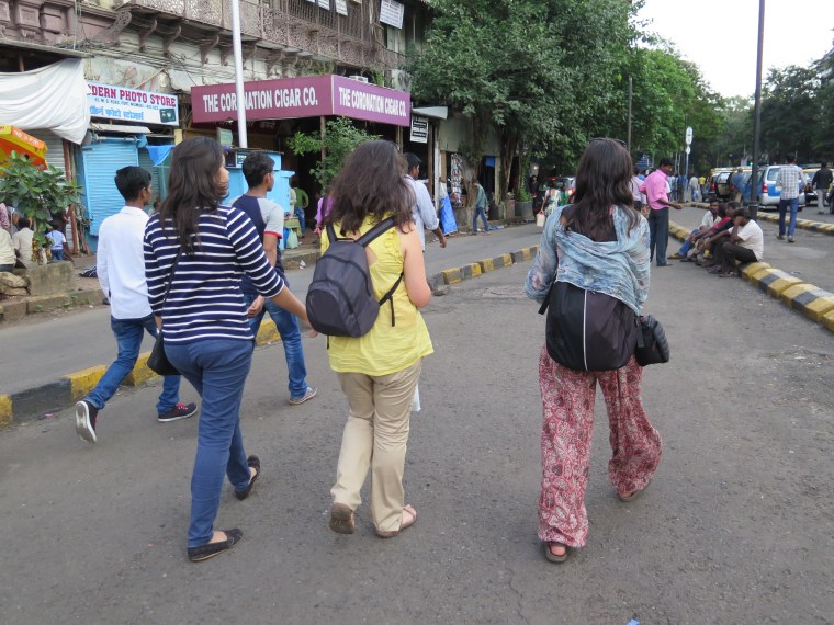 Con Dishita descubriendo las calles de Bombay