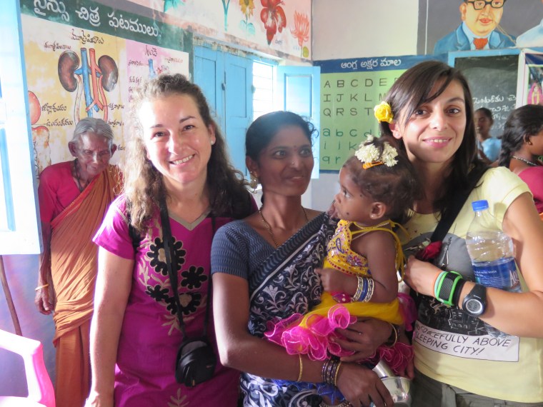 Con Bárbara y unamadre con su niña