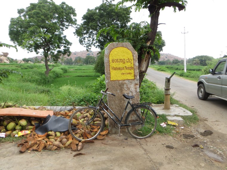 Señalización para llegar al templo de los monos
