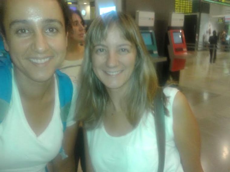 la foto que nso enviaron Mónica y Maika  por whatsApp desde Barajas