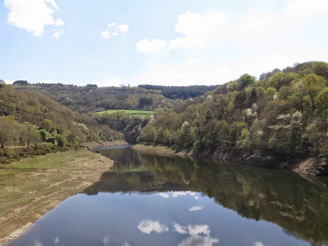 las vistas desde el puente que atraviesa la carretera