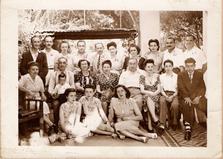 Parte de mi familia en Buenos Aires. están numerados porque por detrás le ponía el nombres de cada uno ;)