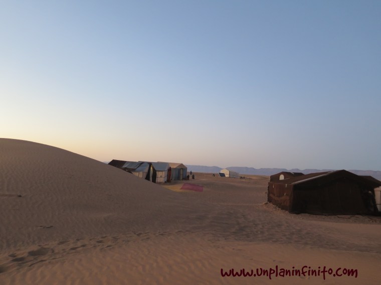 Durmiendo en una jaima ZZzzzzZz