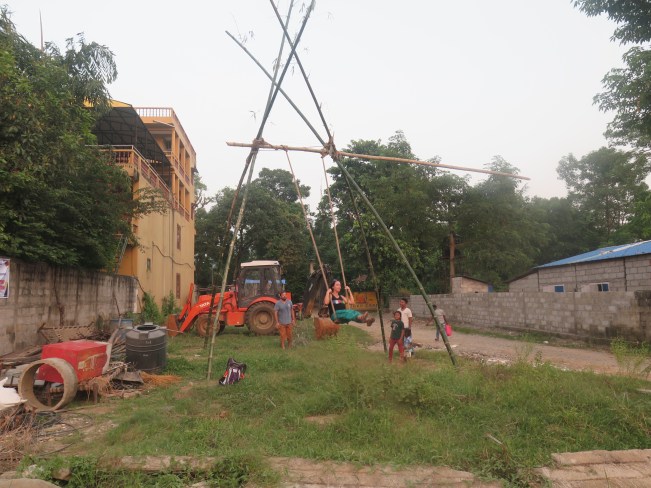 ali columpiandodseee