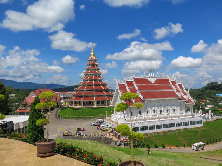 Huay Pla Kung y el gran Buda de Chiang Rai