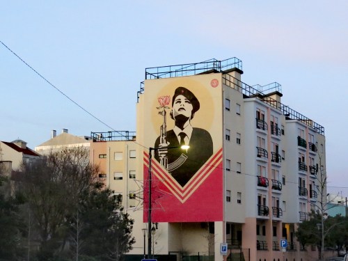 Mural la revolución de los claveles, Lisboa
